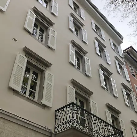 Casa Novecentotre & Affittacamere 3*